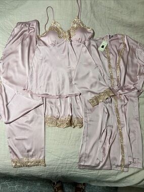 4-Piece Women’s Satin Pajama Set with Lace Trim - Light Pink